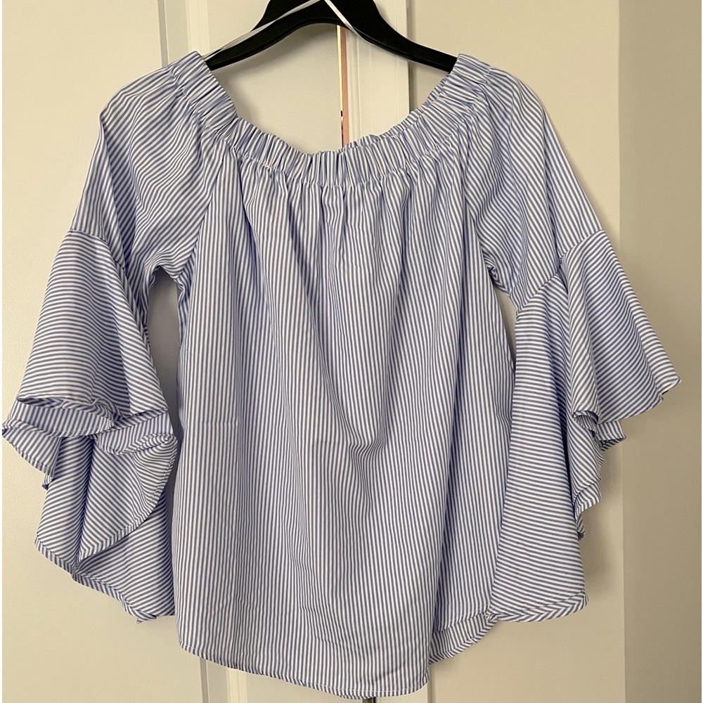 Off the shoulder Asymmetric sleeve striped top